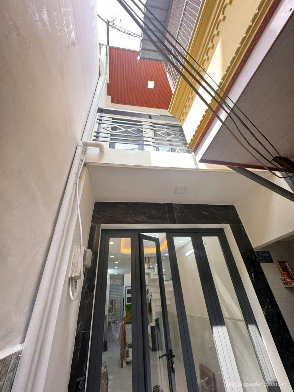 Nhà 237// Hòa Bình, Hiệp Tân, Tân Phú dt 22m2 1 lầu 2pn 2wc giá 2,85 tỷ