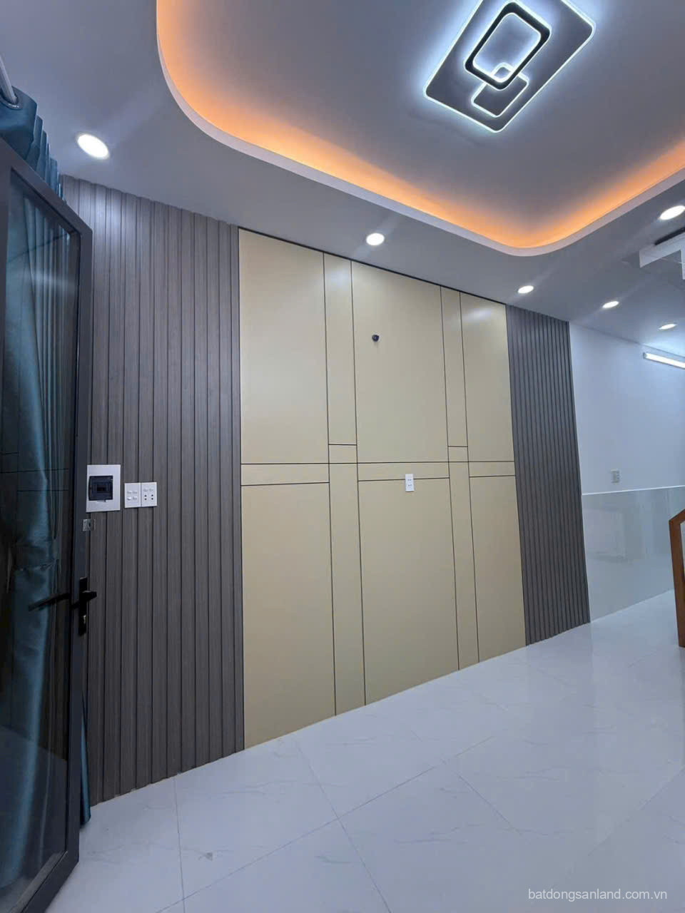 Nhà 237// Hòa Bình, Hiệp Tân, Tân Phú dt 22m2 1 lầu 2pn 2wc giá 2,85 tỷ